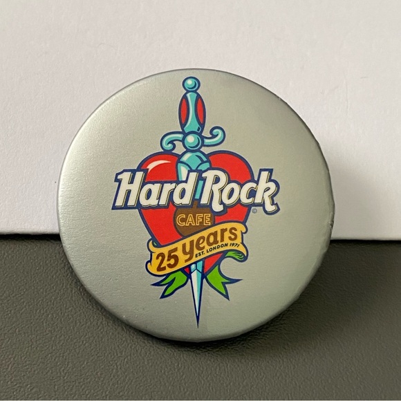 Hard Rockk Cafe 25 Years Button Pin - Picture 2 of 4